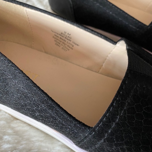 EUC Nine West Women’s Slip on Sneakers / Size: 9 - Picture 2 of 5